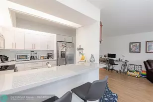 701 SW 128th Ave, Pembroke Pines, FL 33027 - Photo 5