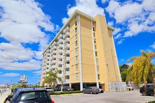 2000 NE 135th St, North Miami, FL 33181 - Photo 3