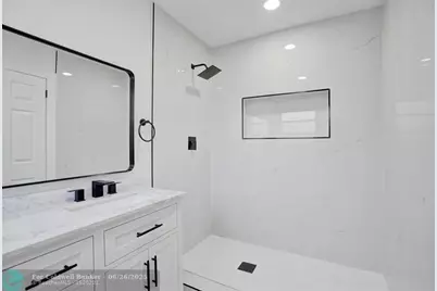 4017 NE 18th Ave, Oakland Park, FL 33334 - Photo 11