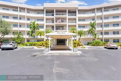 555  Oaks Ln, Unit #504, Pompano Beach, FL 33069 - Photo 1