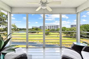 555 Oaks Ln, Pompano Beach, FL 33069 - Photo 5