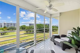 555 Oaks Ln, Pompano Beach, FL 33069 - Photo 21