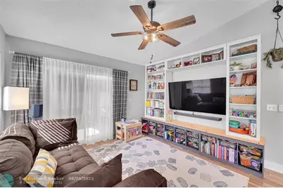 7542 NW 3rd St, Plantation, FL 33317 - Photo 13