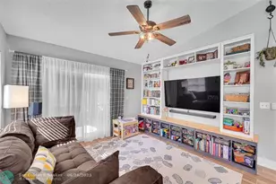 7542 NW 3rd St, Plantation, FL 33317 - Photo 13