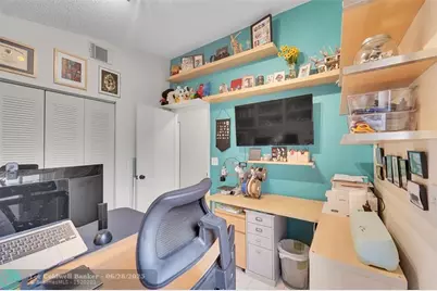 7542 NW 3rd St, Plantation, FL 33317 - Photo 27