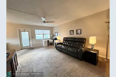 105  Oakridge I, Unit #105, Deerfield Beach, FL 33442 - Photo 3