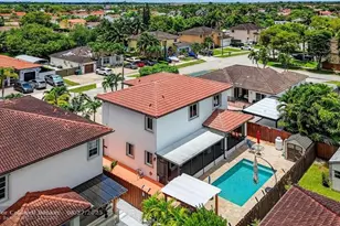 18203 SW 152nd Pl, Miami, FL 33187 - Photo 9