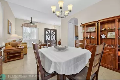 18203 SW 152nd Pl, Miami, FL 33187 - Photo 15