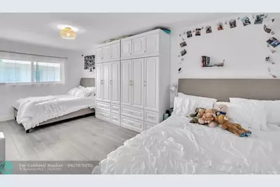 5421 N 36th Ct, Hollywood, FL 33021 - Photo 17