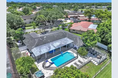 5421 N 36th Ct, Hollywood, FL 33021 - Photo 5