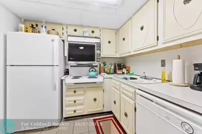 120  Cypress Club Dr, Unit #215, Pompano Beach, FL 33060 - Photo 7