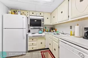 120 Cypress Club Dr, Pompano Beach, FL 33060 - Photo 7