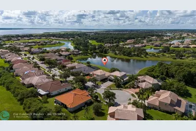 1950  Windward Oaks Ct, Kissimmee, FL 34746 - Photo 5