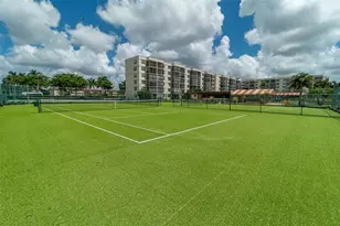 9500 N Hollybrook Lake Dr, Pembroke Pines, FL 33025 - Photo 25