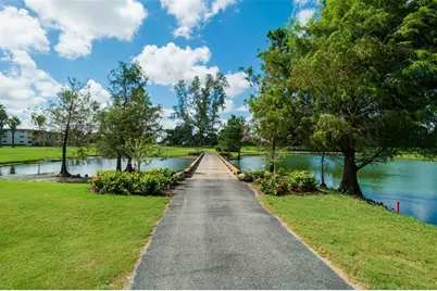 9500 N Hollybrook Lake Dr, Unit #109, Pembroke Pines, FL 33025 - Photo 11