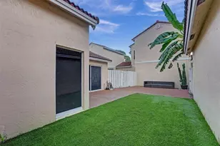 895 SW 180th Terrace, Pembroke Pines, FL 33029 - Photo 33