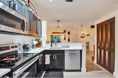 895 SW 180th Ter, Pembroke Pines, FL 33029 - Photo 5