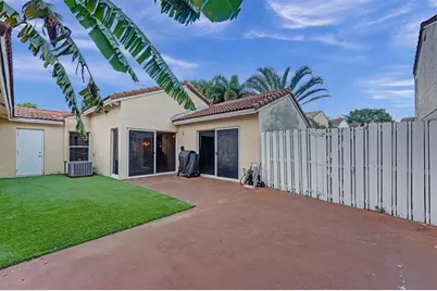 895 SW 180th Ter, Pembroke Pines, FL 33029 - Photo 31