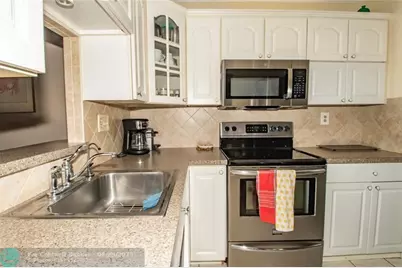 5003 NW 35th St, Unit #503, Lauderdale Lakes, FL 33319 - Photo 5
