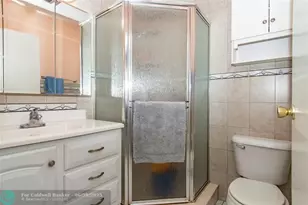 5003 NW 35th St, Lauderdale Lakes, FL 33319 - Photo 17