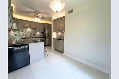 5270  Fountains Dr, Unit #102, Lake Worth, FL 33467 - Photo 7