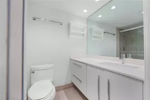 535 Oaks Dr, Pompano Beach, FL 33069 - Photo 11