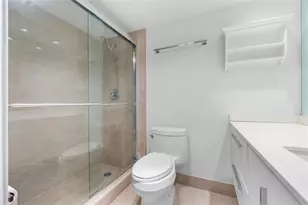 535 Oaks Dr, Pompano Beach, FL 33069 - Photo 13