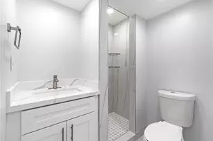 361 S Hollybrook Dr, Pembroke Pines, FL 33025 - Photo 7