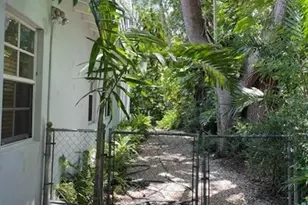 6625 Nervia St, Coral Gables, FL 33146 - Photo 27
