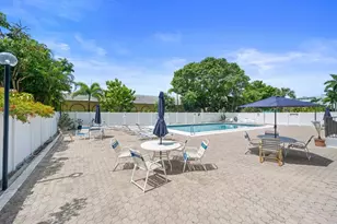 1301 NE 7th St, Hallandale Beach, FL 33009 - Photo 5