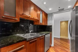 1717 N Bayshore Dr, Miami, FL 33132 - Photo 17