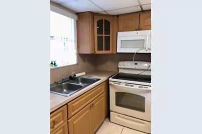 [Address not provided], Miami, FL 33172 - Photo 9