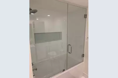 1000  Parkview Dr, Unit #319, Hallandale Beach, FL 33009 - Photo 15