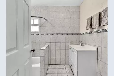 4220 NW 49th Ave, Lauderdale Lakes, FL 33319 - Photo 15