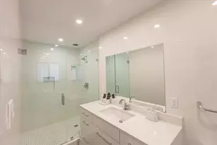 1900 Bayview Dr, Fort Lauderdale, FL 33305 - Photo 29