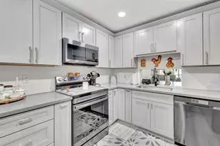 8799 Holly Ct, Tamarac, FL 33321 - Photo 3