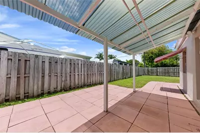 2071 NE 180th St, North Miami Beach, FL 33162 - Photo 27