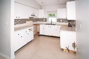 5449 NW 56th Ct, Tamarac, FL 33319 - Photo 5