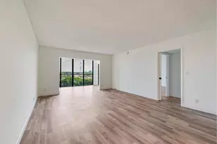 2200 S Cypress Bend Dr, Pompano Beach, FL 33069 - Photo 5