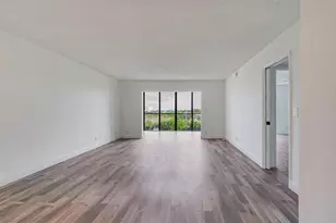 2200 S Cypress Bend Dr, Pompano Beach, FL 33069 - Photo 7