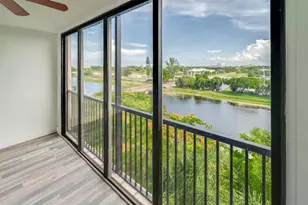 2200 S Cypress Bend Dr, Pompano Beach, FL 33069 - Photo 11