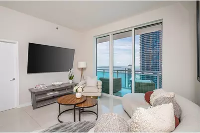 950  Brickell Bay Dr, Unit #5205, Miami, FL 33131 - Photo 5