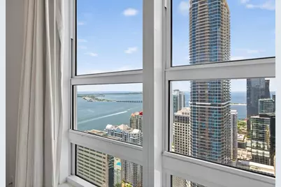 950  Brickell Bay Dr, Unit #5205, Miami, FL 33131 - Photo 15