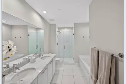 950  Brickell Bay Dr, Unit #5205, Miami, FL 33131 - Photo 13