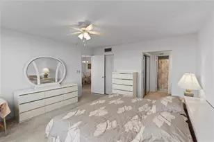 900 Colony Point Cir, Pembroke Pines, FL 33026 - Photo 13