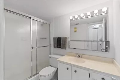 900  Colony Point Cir, Unit #511, Pembroke Pines, FL 33026 - Photo 17