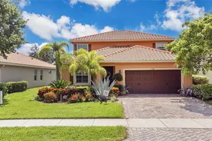 3460 Princeton Dr, Wellington, FL 33414 - Photo 3