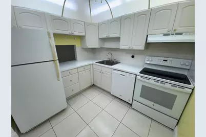 7797  Golf Circle Dr, Unit #304, Margate, FL 33063 - Photo 5