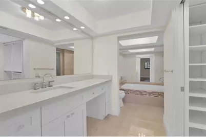 250 E Royal Palm Rd, Unit #2A, Boca Raton, FL 33432 - Photo 17