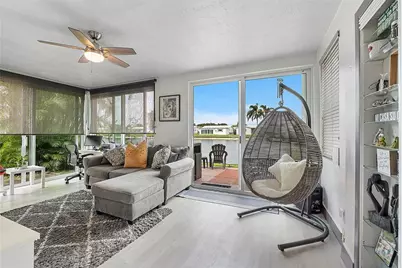 8103 NW 58th Pl, Tamarac, FL 33321 - Photo 3